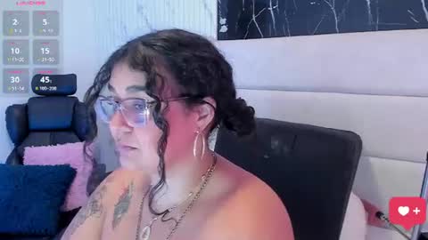 reginavegaa online show from July 2026 06:20:01 PM