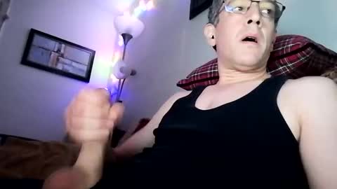 Snapshot of regularguy20 chatting on October 2025 09:46:02 AM regularguy20 online show from October 2025 09:46:02 AM