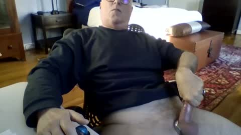 Snapshot of regularguynola chatting on December 2024 02:44:01 PM RegularGuyNOLA online show from December 2024 02:44:01 PM