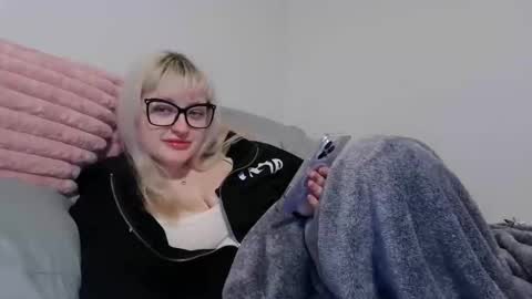 reiannmay online show from November 2025 04:23:02 AM