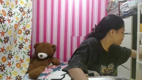 Snapshot of reign2525 chatting on November 2025 08:47:01 AM reign2525 online show from November 2025 08:47:01 AM