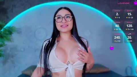 reiinachloe online show from July 2026 04:27:01 PM