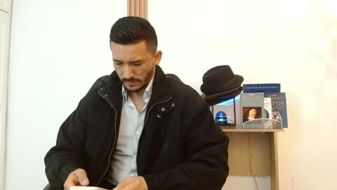   REIKO  online show from November 2025 02:43:02 PM