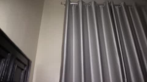 reina77xo online show from April 2026 05:50:02 PM