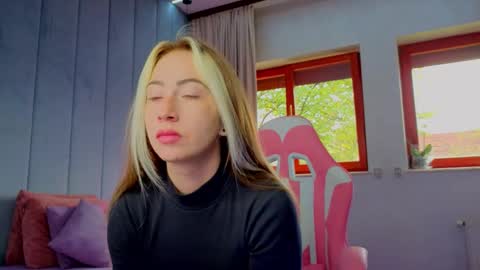 reina cummings online show from October 2025 07:03:02 AM