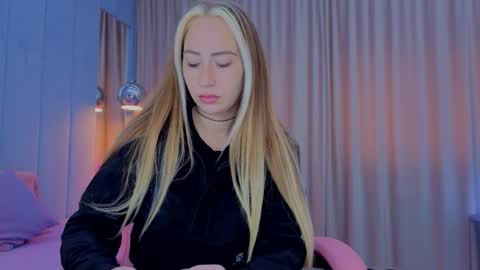 reina cummings online show from November 2025 06:44:01 AM