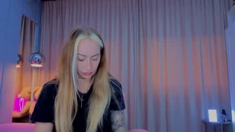 reina cummings online show from November 2025 07:09:01 AM