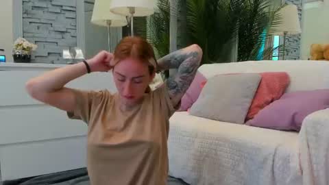 reina cummings online show from June 2026 06:03:02 AM