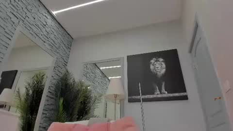 reina cummings online show from July 2026 06:52:02 AM