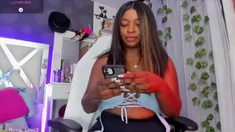 Reina online show from January 2025 01:00:01 PM