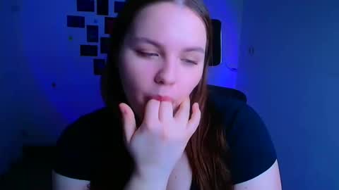 Reina online show from March 2026 06:15:01 AM