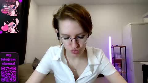 Snapshot of renaeblaski chatting on March 2026 05:37:02 PM Claire online show from March 2026 05:37:02 PM