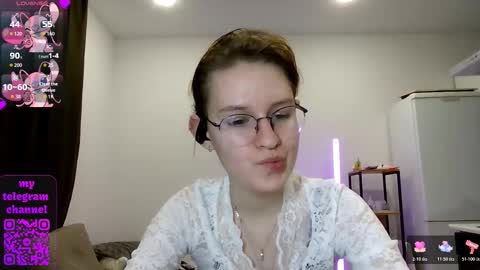 Snapshot of renaeblaski chatting on March 2026 06:22:02 PM Claire online show from March 2026 06:22:02 PM