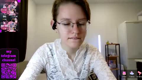 Snapshot of renaeblaski chatting on March 2026 06:44:01 PM Claire online show from March 2026 06:44:01 PM