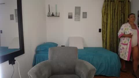 Renata Salinas online show from June 2026 11:25:01 PM