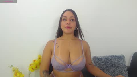 renatabrownn28 online show from June 2026 06:19:02 AM