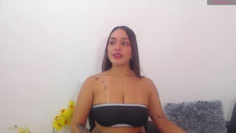 renatabrownn28 online show from June 2026 06:36:02 PM