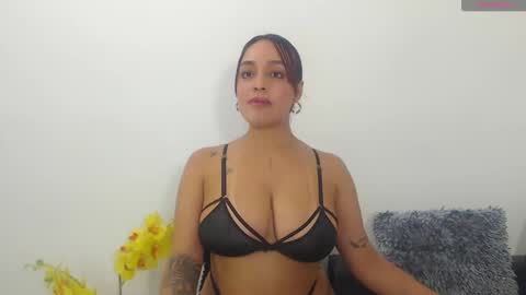 renatabrownn28 online show from June 2026 06:42:02 AM