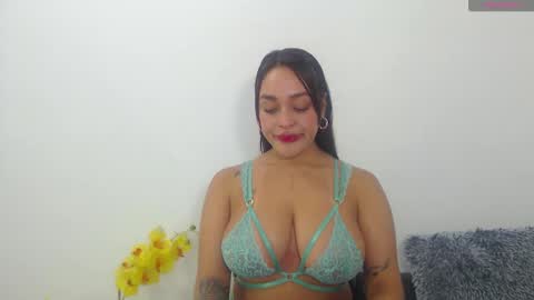 renatabrownn28 online show from June 2026 05:27:01 AM