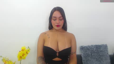 renatabrownn28 online show from June 2026 05:37:01 PM