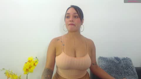 renatabrownn28 online show from June 2026 06:27:02 AM