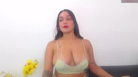 renatabrownn28 online show from June 2026 06:42:01 PM