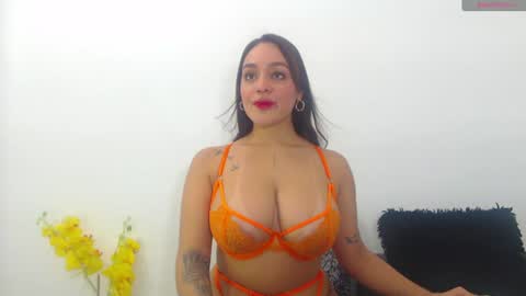 renatabrownn28 online show from June 2026 04:07:02 AM