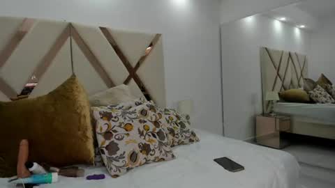 Renata online show from June 2026 10:02:01 PM