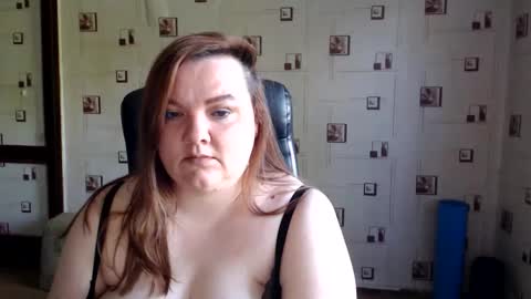renataoia online show from May 2026 01:29:01 PM