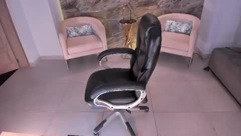 Renata Reyes online show from July 2026 11:56:01 PM