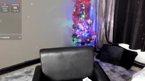 Snapshot of renatawilsom chatting on December 2024 05:40:01 PM renatawilsom online show from December 2024 05:40:01 PM