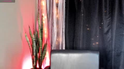 Snapshot of renatawilsom chatting on January 2025 01:21:01 PM renatawilsom online show from January 2025 01:21:01 PM