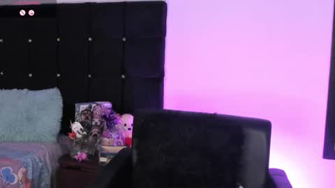 renatawilsom online show from May 2026 11:25:02 PM