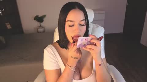 renaxi_smith online show from June 2026 07:47:01 PM