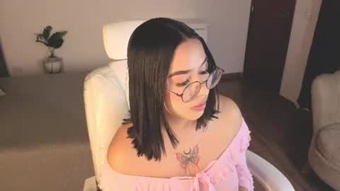 renaxi_smith online show from July 2026 07:45:01 PM