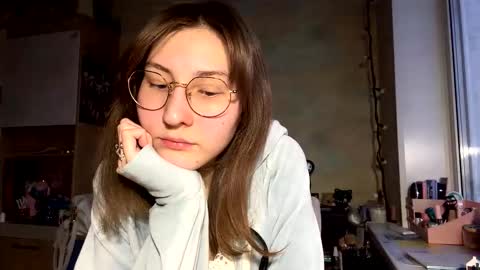 Mia online show from February 2026 01:50:02 PM