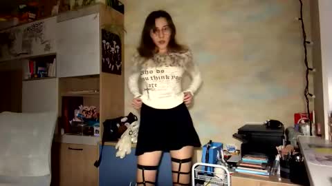 Mia online show from February 2026 04:58:02 PM