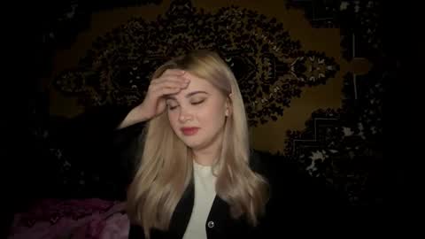 Kira online show from October 2025 07:26:01 PM