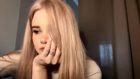 Kira online show from October 2025 10:08:02 AM