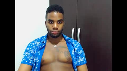 Snapshot of rene_hotman chatting on October 2025 10:33:02 PM Rene online show from October 2025 10:33:02 PM