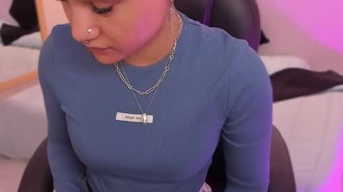 Renee Shelby online show from April 2026 02:28:01 PM