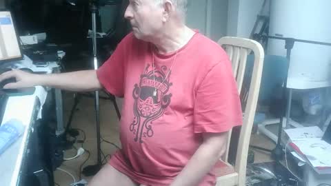 Snapshot of renefr chatting on December 2025 09:38:01 AM renefr online show from December 2025 09:38:01 AM