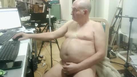 Snapshot of renefr chatting on December 2025 06:16:01 PM renefr online show from December 2025 06:16:01 PM