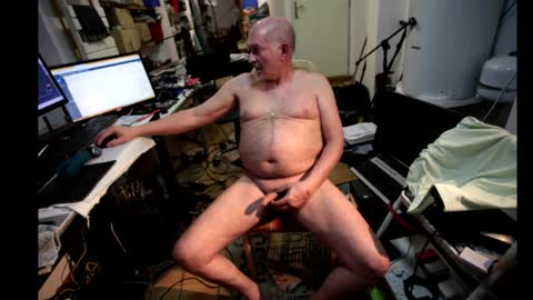 Snapshot of renefr chatting on April 2026 10:25:02 PM renefr online show from April 2026 10:25:02 PM