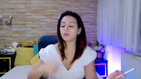 renesmesweet online show from February 2025 12:05:02 PM