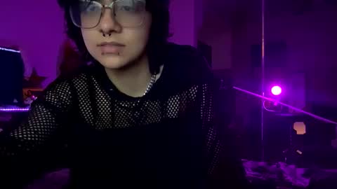 Snapshot of restlesstw1nk chatting on February 2026 02:25:02 PM angel 3 online show from February 2026 02:25:02 PM