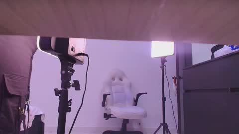 REVEN online show from December 2025 03:02:02 AM