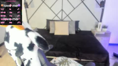 Snapshot of revenmiller_ chatting on November 2025 07:41:02 PM Reven online show from November 2025 07:41:02 PM