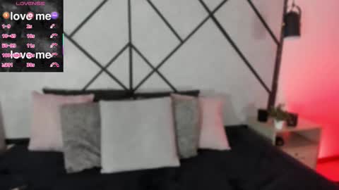 Snapshot of revenmiller_ chatting on December 2025 07:55:01 PM Reven online show from December 2025 07:55:01 PM