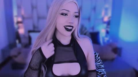 Snapshot of revenmiller_ chatting on February 2026 08:20:02 PM Reven online show from February 2026 08:20:02 PM